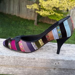 *Beverly Feldman Ribbon Striped Black Pumps 6.5 M